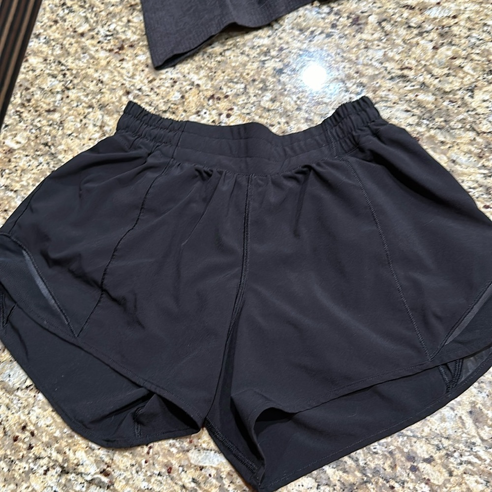 Lululemon Hotty Hots 4” inseam